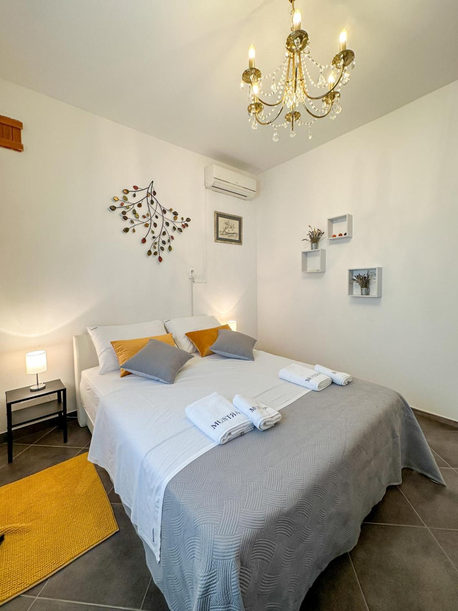 Mustra House Zadar - Private Pool & Sauna Екстер'єр фото